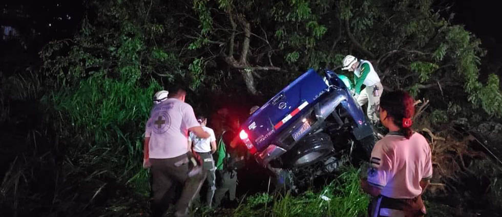 Dos muertos y dos lesionados deja fuerte accidente en la carretera Comalapa