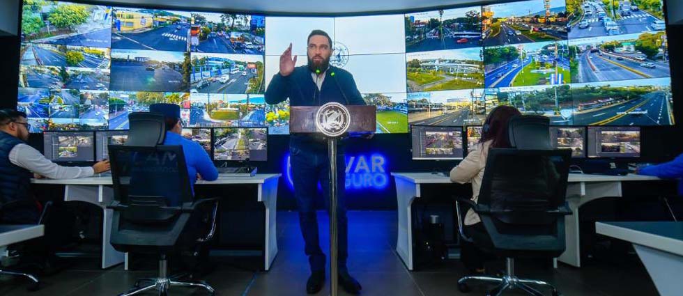 Alcalde Durán presenta moderno e innovador sistema de videovigilancia en San Salvador