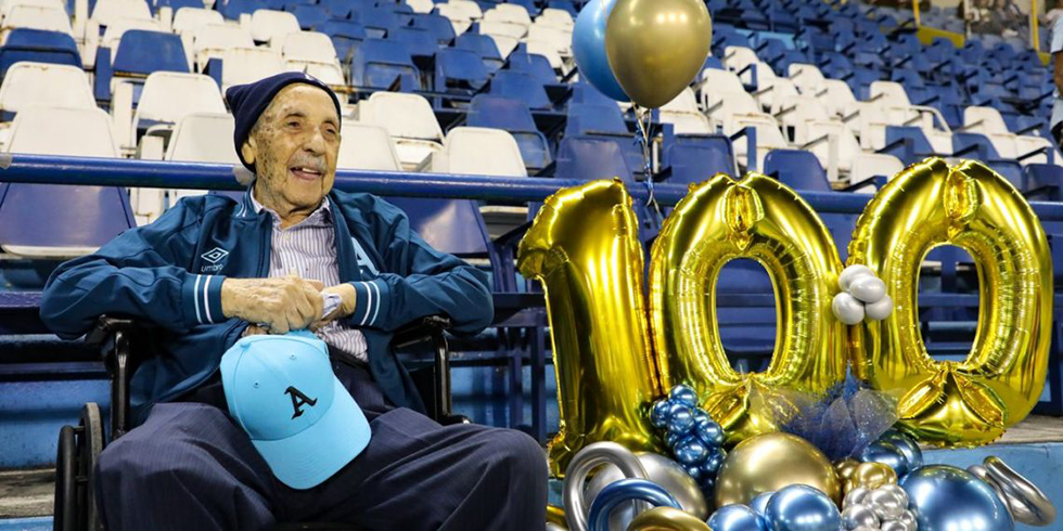 Fallece el legendario técnico Hernán Carrasco Vivanco