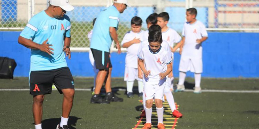 Alianza inaugura sus academias de fútbol