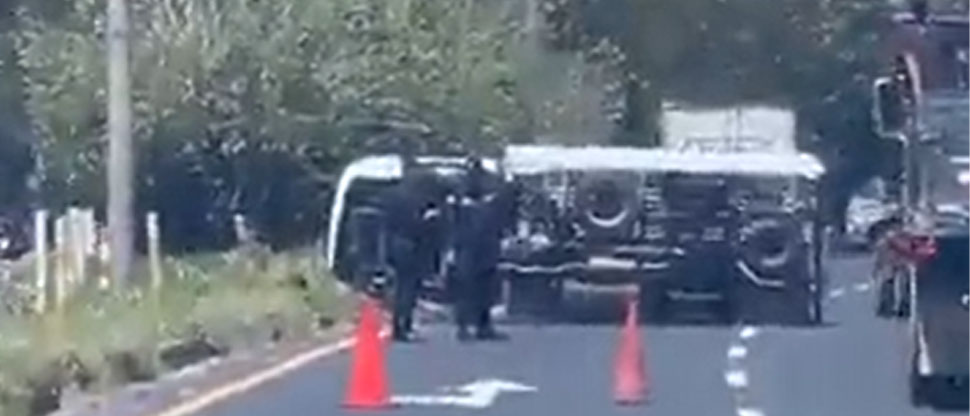 Restringen el tráfico en la carretera a Sonsonate por vuelco de camión