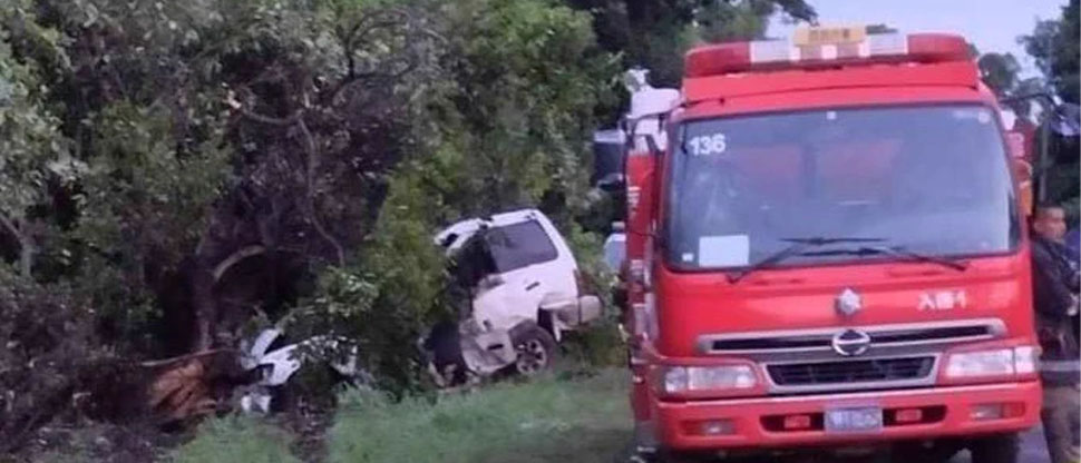 Automovilista fallece tras chocar a gran velocidad contra árbol en Usulután