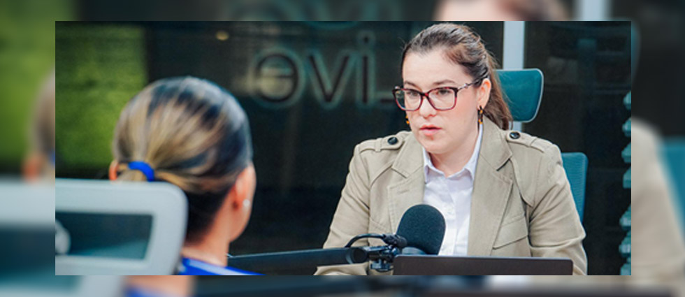 La distracción del conductor es la causa número uno de siniestros, el uso del celular lamentablemente es algo muy común: directora ejecutiva del FONAT
