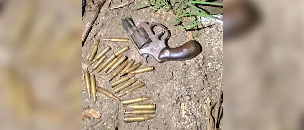 Encuentran revólver y cartuchos para armas largas en Altavista