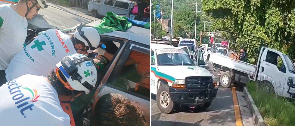 Rescatan a conductor atrapado entre los hierros retorcidos tras choque en autopista a Comalapa