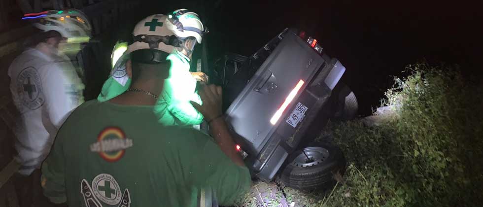 Conductor pierde la vida tras caer de un puente en La Libertad
