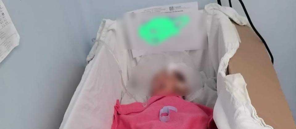 Colocan a recién nacido en caja de cartón en hospital público de México