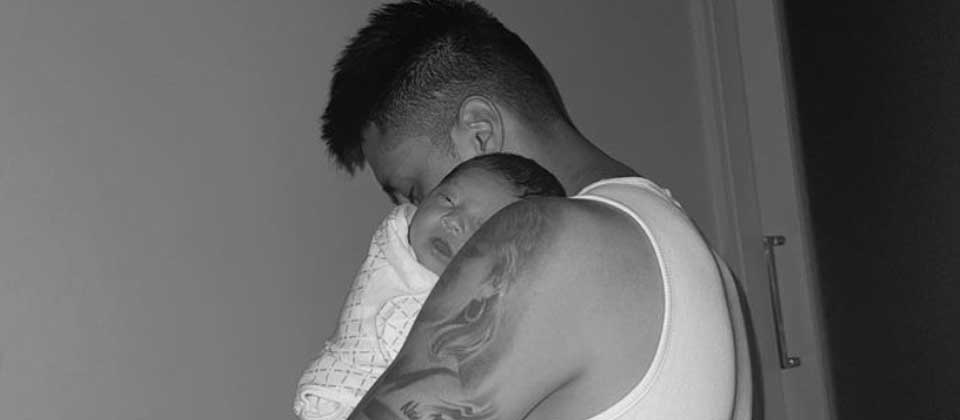 Bryan Tamacas celebra que nació  su primera hija