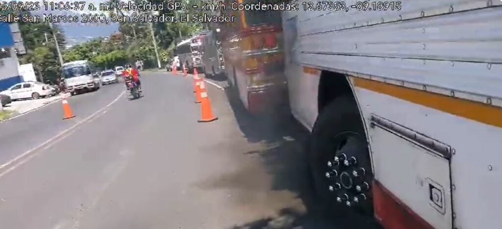Sancionan a busero por contaminar el medio ambiente (VIDEO)