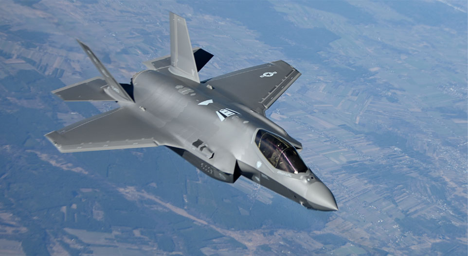 Desconcierto en EE-UU: caza F-35 vuela sin piloto y nadie sabe dónde está