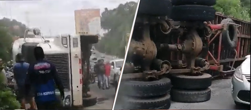 Conductor de rastra pierde el control y provoca aparatoso choque en paso a desnivel de Apopa