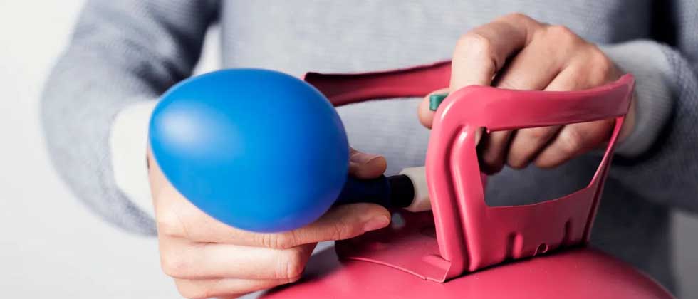 Muere niño de 5 años por asfixiarse con un globo con el helio 