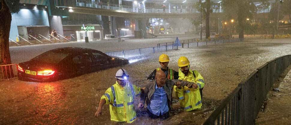 Inundaciones en Hong Kong causan 2 fallecidos y más de 100 personas lesionadas