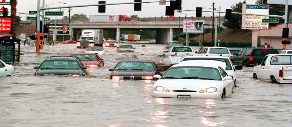 Caos e inundaciones dejan lluvias en Las Vegas