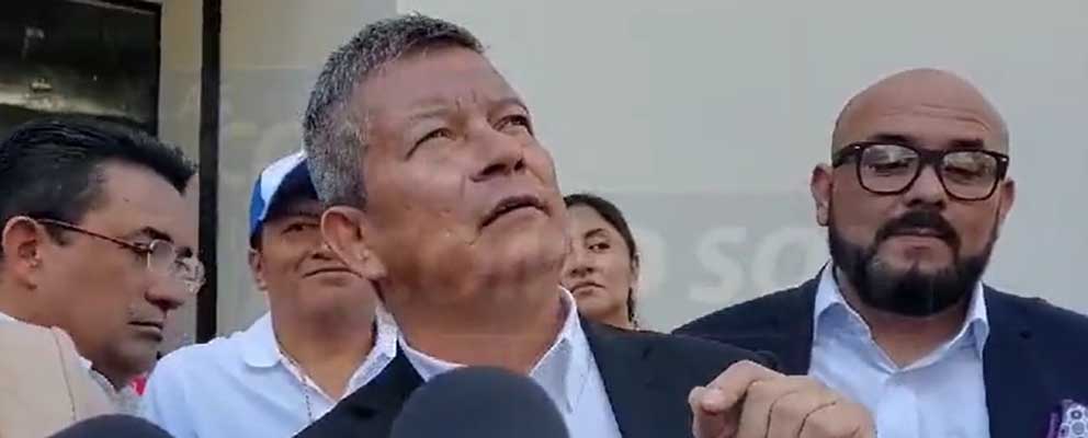 Chino Flores afirma que a los salvadoreños les gusta hablar de su «sopa de patas»
