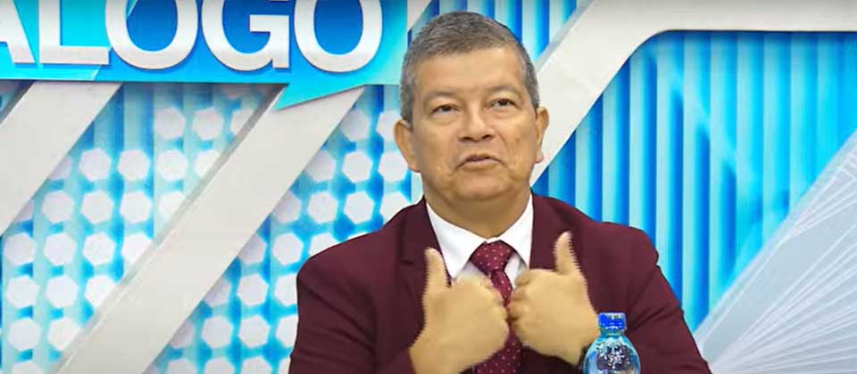 Manuel Flores afirma que los salvadoreños desean que el FMLN vuelva a gobernar