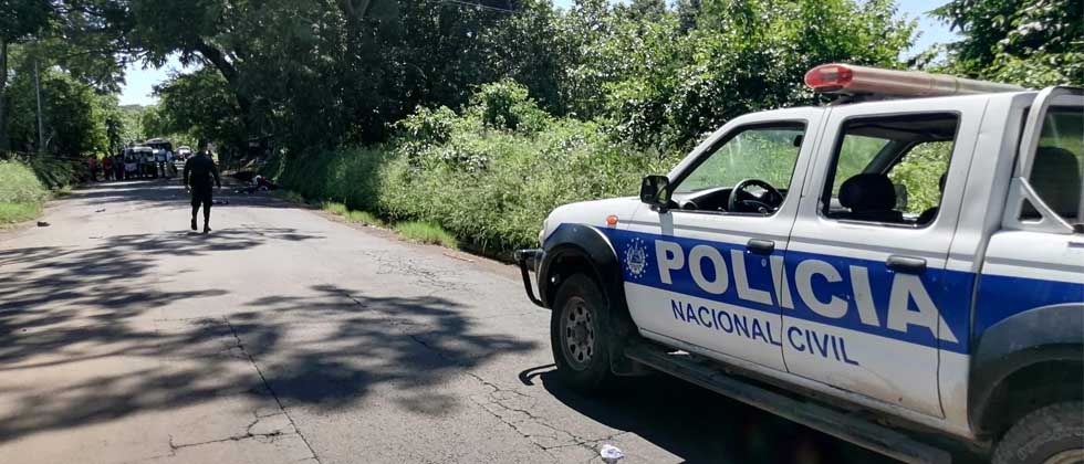 Motociclista pierde la vida tras brutal choque en Usulután