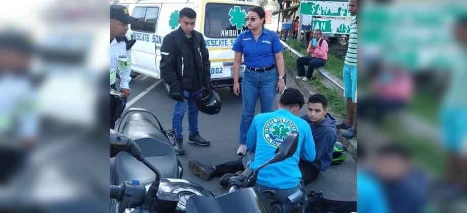 Reportan motociclista lesionado en carretera a Santa Ana