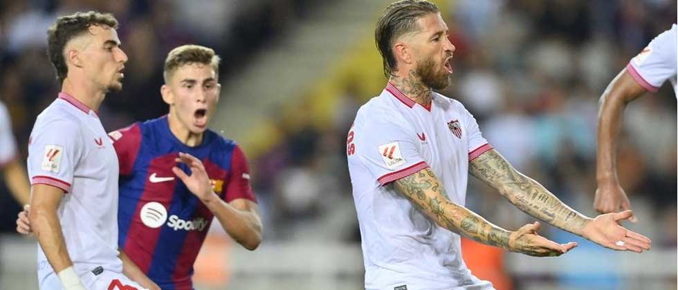 Un autogol de Sergio Ramos le da la victoria al Barcelona