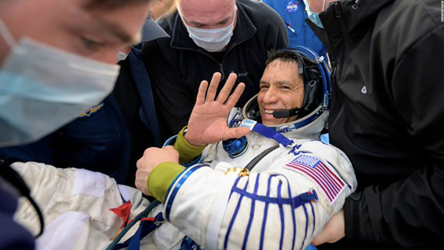 Astronauta Frank Rubio planea visitar El Salvador