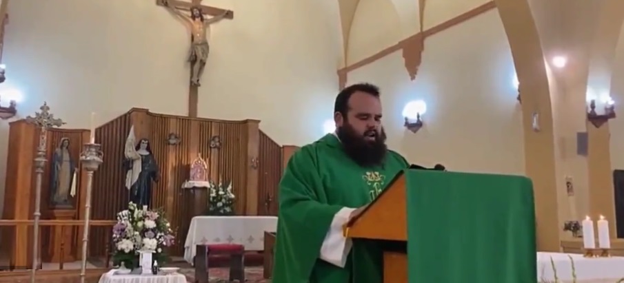 Sacerdote es detenido en España por abusar de 5 mujeres