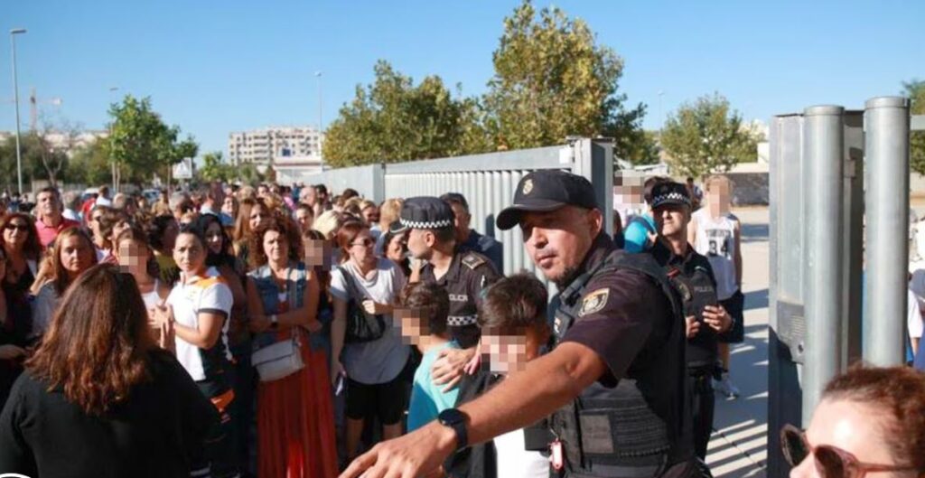 Alumno de 14 años apuñala a cinco personas en una escuela en España