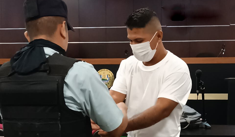 Sujeto intentó besar y tocar a una niña de 9 años en Santa Tecla