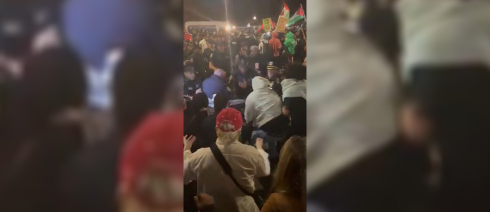 Policías y manifestantes pro-Palestina se enfrentan en Nueva York
