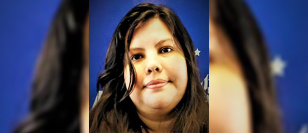 Ordenan captura de mujer acusada de estafar 80,000 dólares