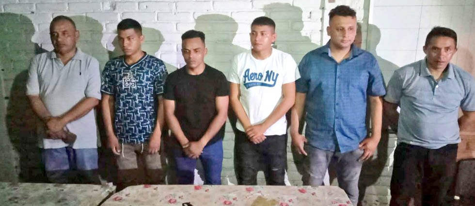 Arrestan a soldados acusados de hurtar miles de dólares a un ciudadano