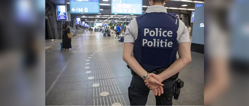 Este es el momento cuando hombre le quita la vida a 2 personas en atentado en Bélgica