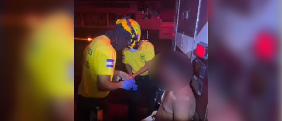 Mandan al hospital a borrachos intoxicados con gas pimienta tras provocar pelea en cervecería