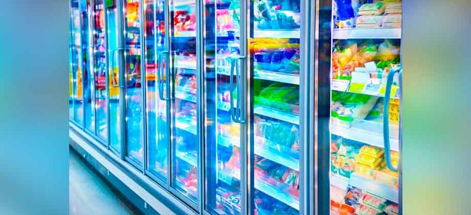 Niña pierde la vida al abrir un refrigerador en un supermercado en la India  