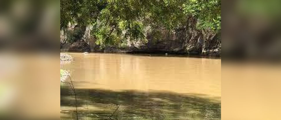 Localizan cadáver de hombre arrastrado por una crecida de la quebrada Upire, La Unión 