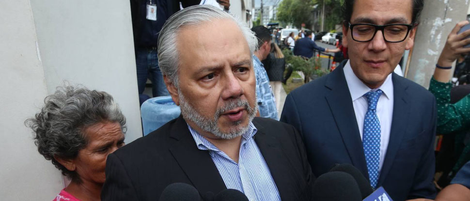 Abogado opositor pide al TSE que niegue inscripción de candidatura del Presidente Bukele 