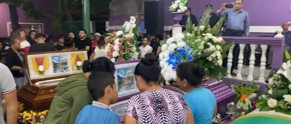 Velan a hermanos en cristo que fallecieron en accidente en carretera al Cuco 