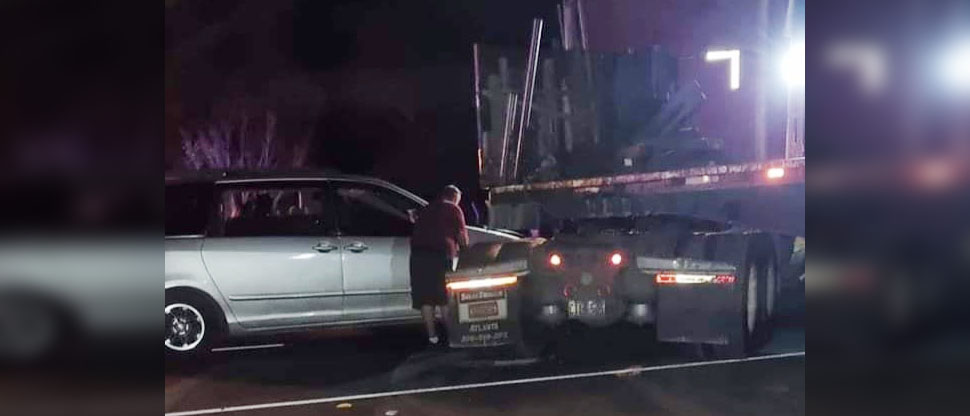 Camioneta choca contra un cabezal y deja cuatro lesionados en Sonsonate