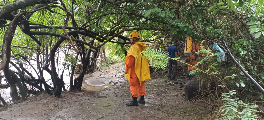 Localizan cuerpo sin vida de mujer que fue arrastrada por corriente de un río en La Unión