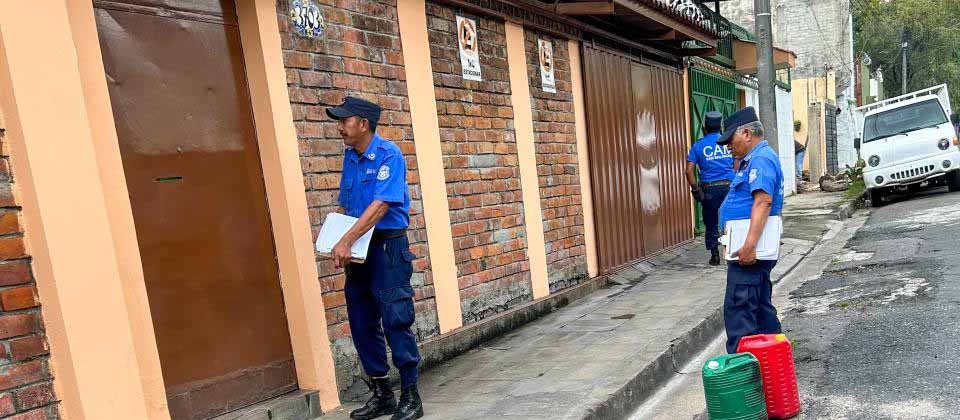 Realizan operativo en San Salvador para retirar objetos que obstruyen las calles