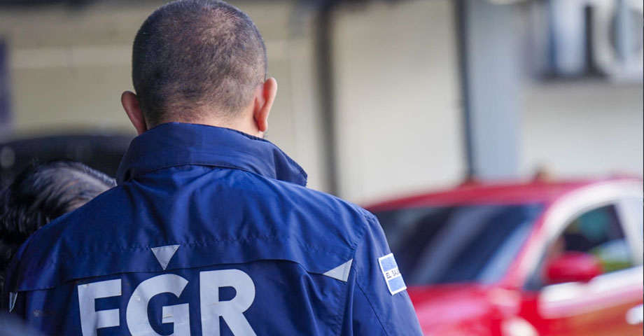 Fiscalía incauta 13 vehículos de lujo a pareja acusada de tráfico ilícito
