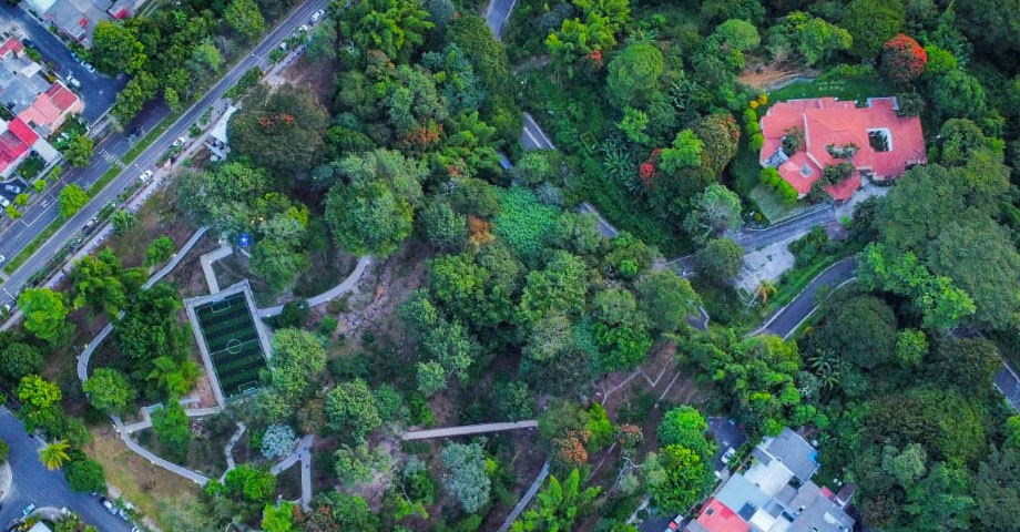 Alcalde de San Salvador inaugura eco Parque La Cima