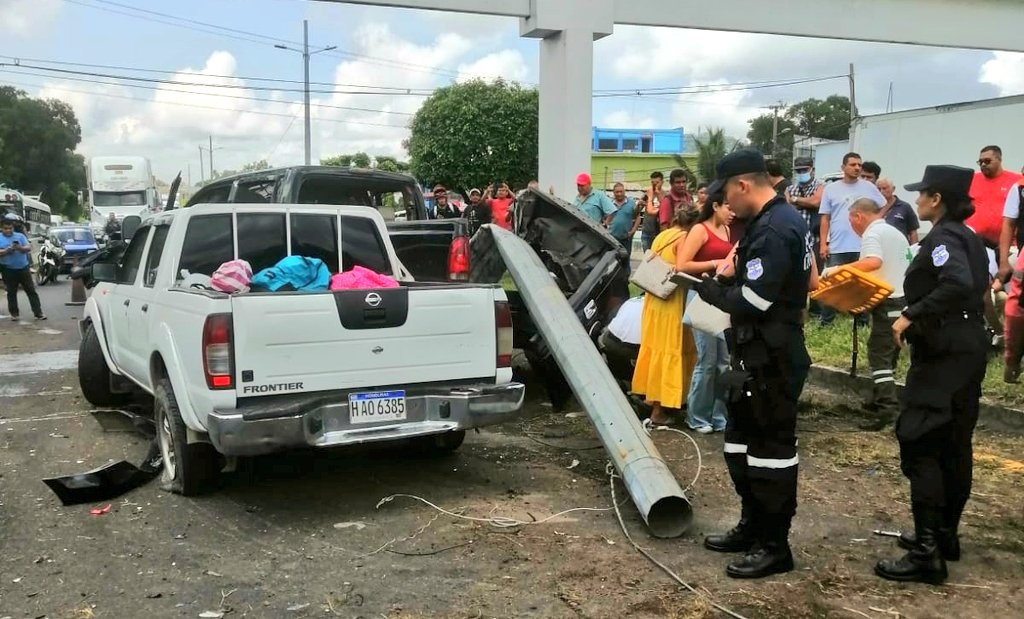 Reportan fuerte choque de varios vehículos en carretera Panamericana: El paso está cerrado