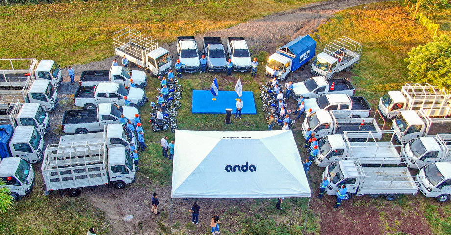 Presentan nueva flota de vehículos para fortalecer los servicios de ANDA