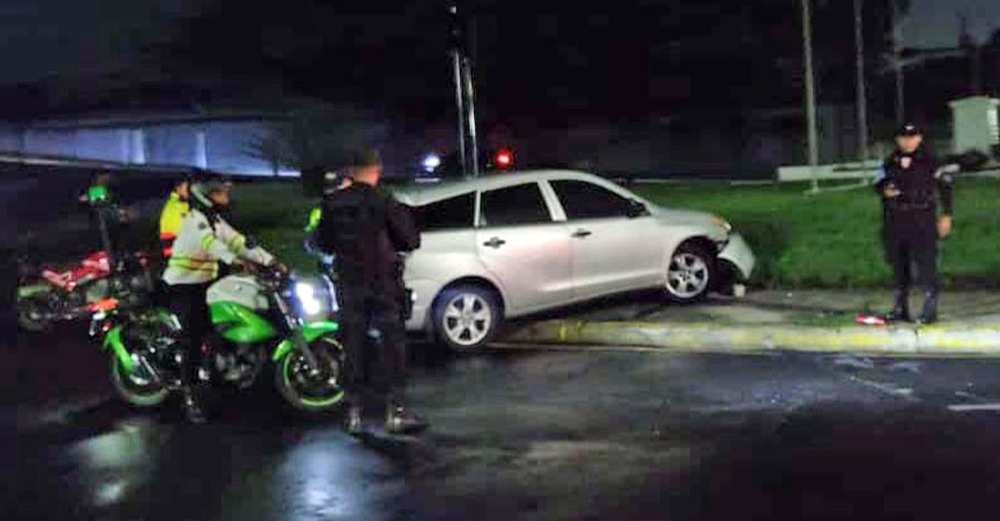 Conductor en estado de ebriedad quiso evadir un reten policial y fue a chocar