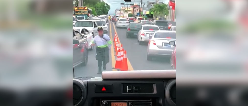 Aplauden actitud de gestora para coordinar el tráfico durante una emergencia