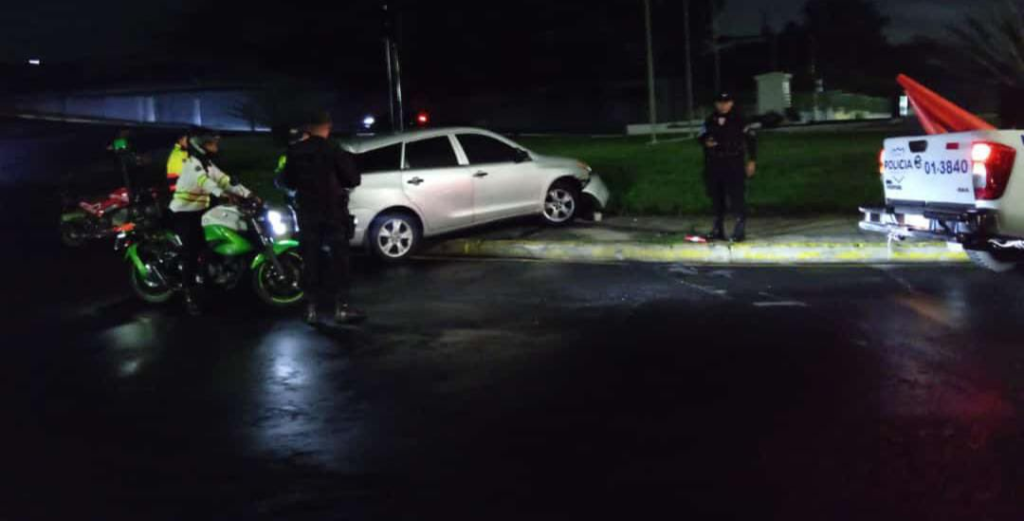 Conductor en estado de ebriedad quiso evadir un reten policial y fue a ...