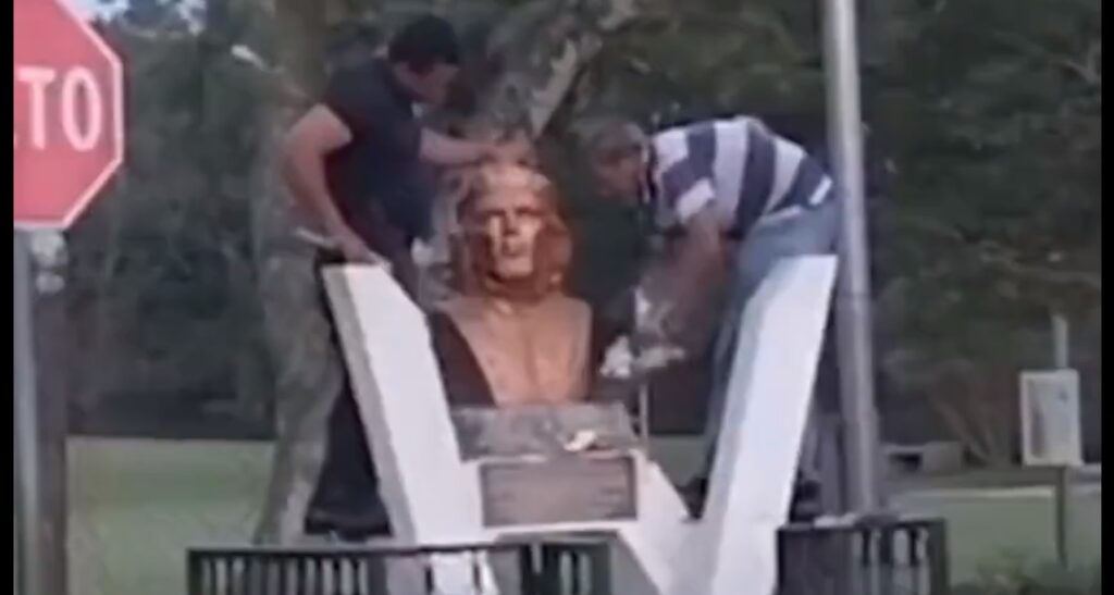 Quitan figura del Che Guevara que el FMLN había instalado en el Tazumal