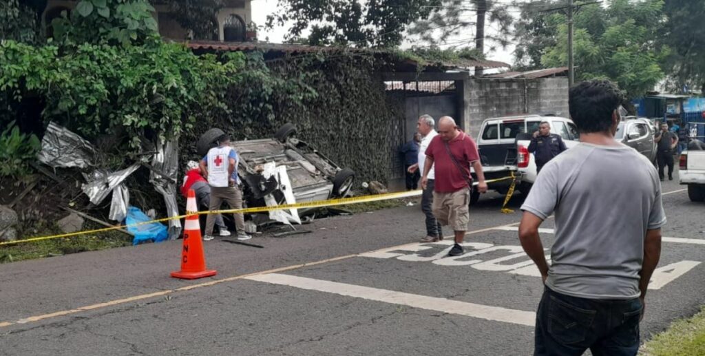 Brutal accidente deja una persona fallecida esta tarde en Usulután