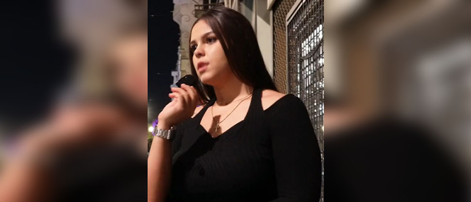 Joven modelo se entera que su padre era subscriptor de su página de OnlyFans