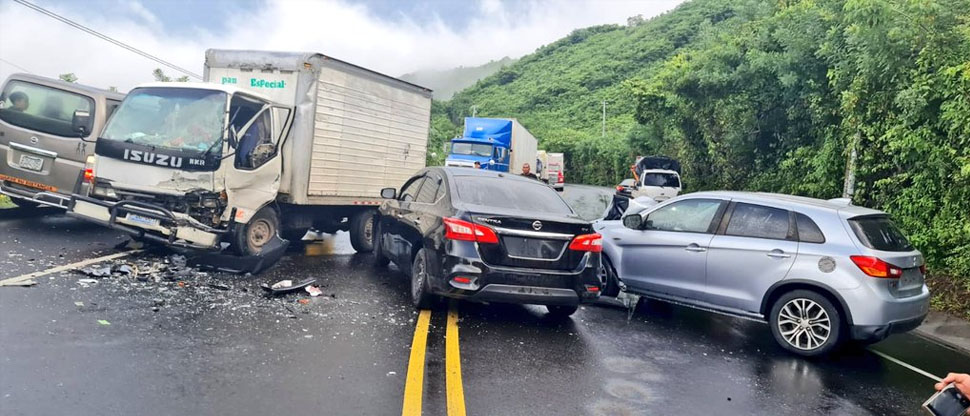 Se registra múltiple accidente en carretera Panamericana, San Vicente